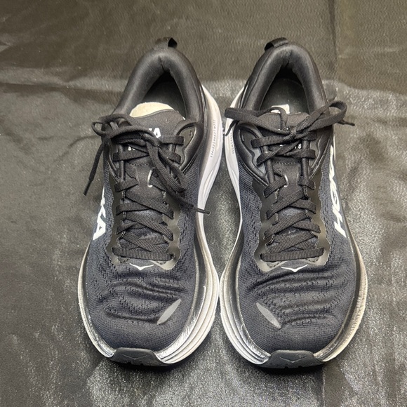 Hoka Shoes - Hold Bondi 8 black size 8.5M sneakers